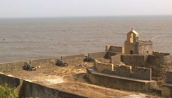 Le belle vue de fort de Diu, c'est l'une des meilleur lieux à visiter à Gujarat