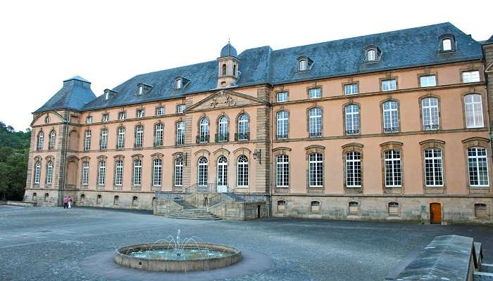 Visitez la Echternach et son abbaye bénédictine, l'une des meilleur  endroits à visiter à Luxembourg