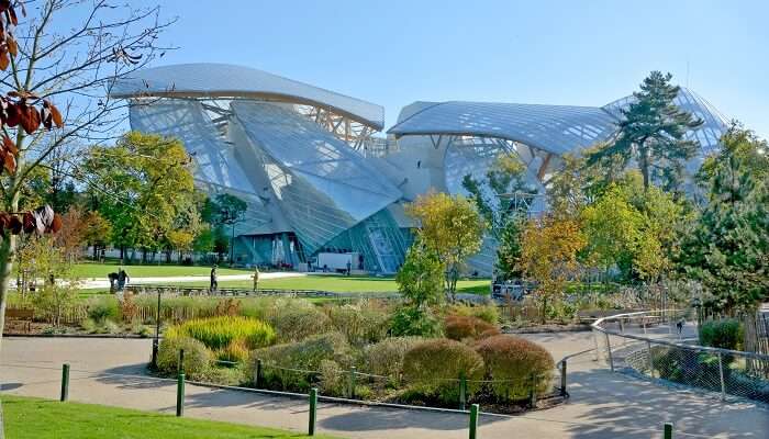 Fondation Louis Vuitton, c'est l'une des meilleur endroits à visiter à Paris