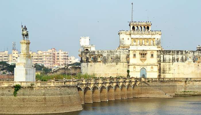 Fort Lakhota, c'est l'une des meilleur lieux à visiter à Gujarat