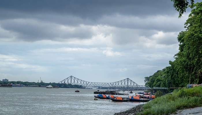 La vue des ponts d'Hawra, c'est l'une des meilleur  lieux à visiter à l'ouest du bengale