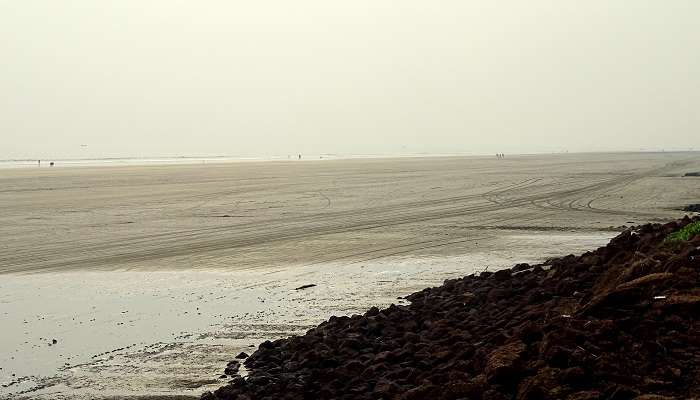 La vue de la plage de Mandarmani