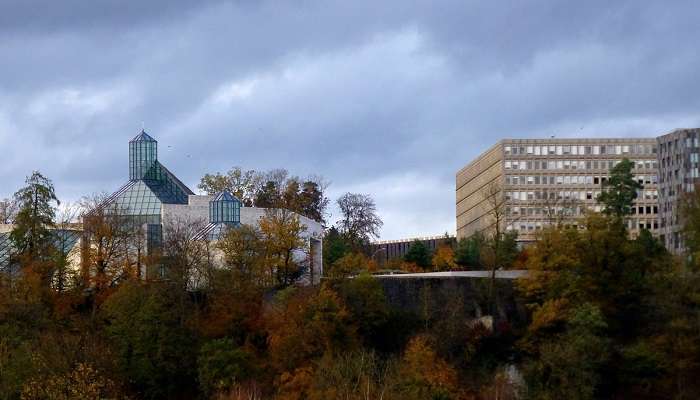 Musée d'Art Moderne Grand-Duc Jean, c'est l'une des meilleur endroits à visiter à Luxembourg 