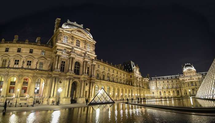 Musée du Louvre, c'est l'une des meilleur  endroits à visiter en France