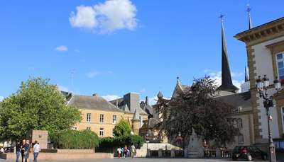 Place Guillaume II, l'une des meilleur lieux touristiques au Luxembourg