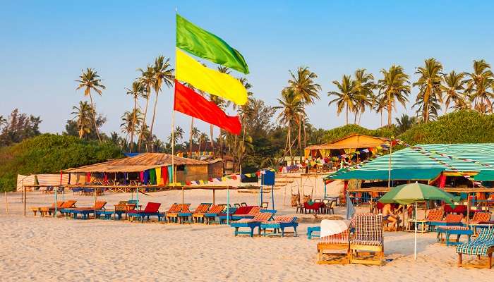 Explorez la plage de plage d'Arambol, c'est l'une des meilleur  endroits à visiter à Goa