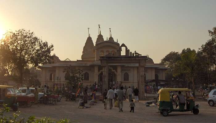 Temple d'Iskcon, c'est l'une des meilleur lieux à visiter à Gujarat