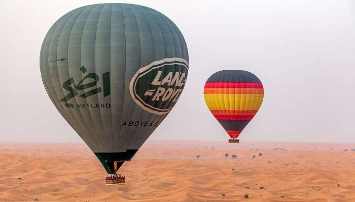 Le tour en montgolfière est l'une des meilleures choses à faire à Dubaï