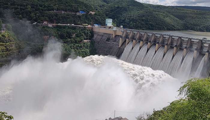 Srisailam is a famous pilgrimage center of Chennai.