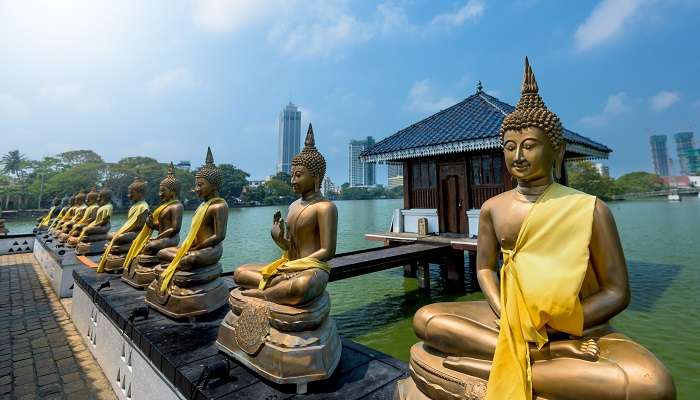La statue de Buddha a Colombo, c'est l'une des meilleur meilleures destinations de vacances d’été dans le monde