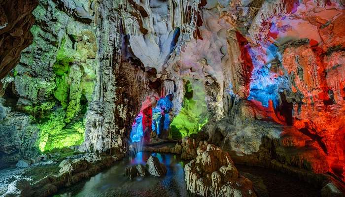 A magnificent view of Dau Go Cave, one of the charming caves in Halong Bay