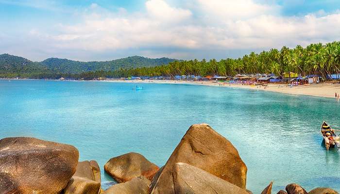 Enjoy the picturesque landscapes of beaches in Goa, one of the ranked and untouched places on the bucket list for teens. 