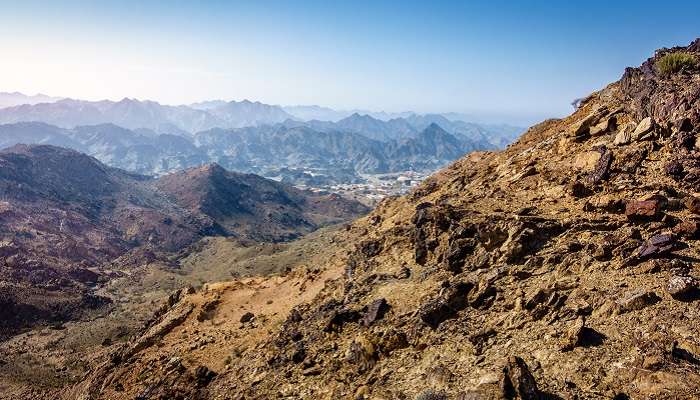 Discover one of the prominent places to visit in Fujairah at Hajar Mountains 