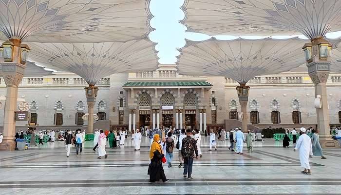 Madina is home to the Prophet’s Mosque. 