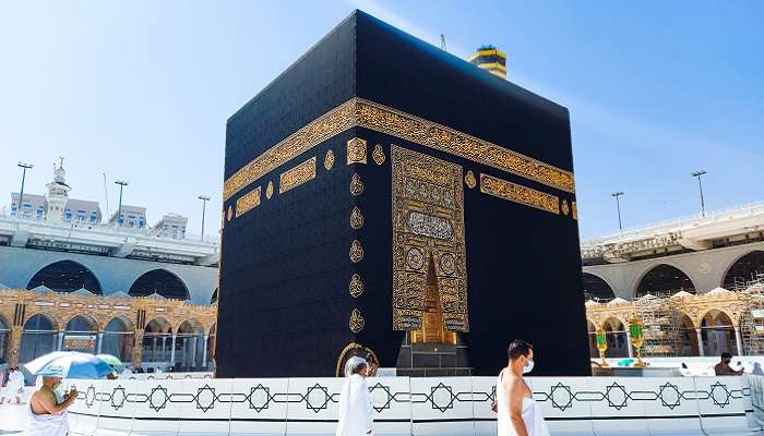Mecca is home to the sacred Kaaba, one of the compelling facts about Mecca and Madina every one must be aware of. 