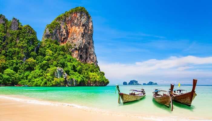 La vue magnifique de Phuket, c'est l'une des meilleur endroits à visiter en Asie