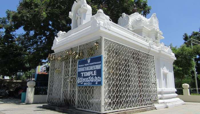 Temple Anjaneya Swamy, c'est l'une des meilleur temples célèbres à Chennai