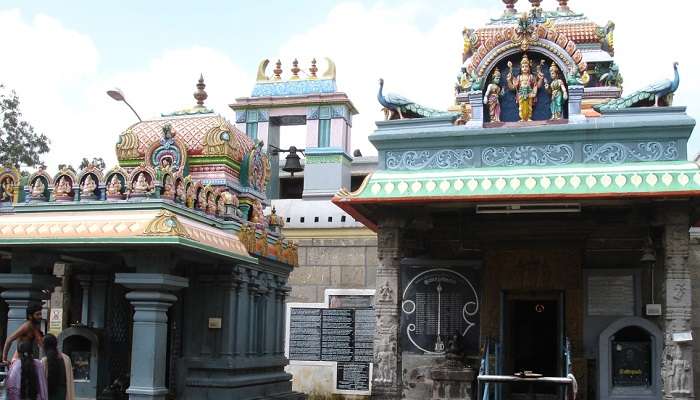 Temple Marundheeswarar,  C'est l'une des  temples populaires à Chennai