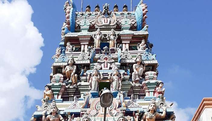Temple Sri Vadapalani Andavar,  C'est l'une des temples célèbres à Chennai