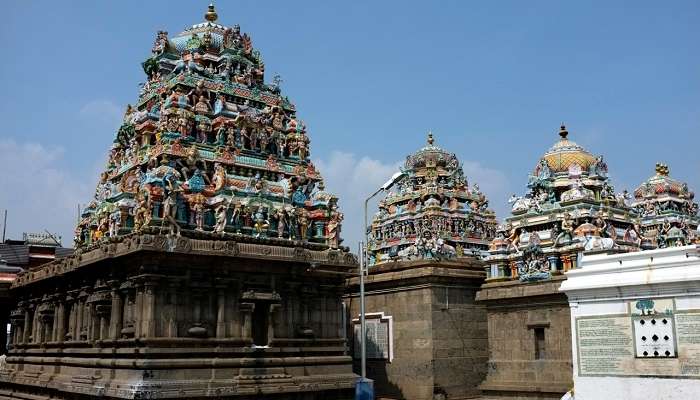 Temple de Kapaleeswarar, C'est l'une des temples célèbres à Chennai