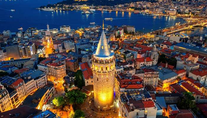 इस्तांबुल तुर्की के सबसे खूबसूरत शहरों में से एक है