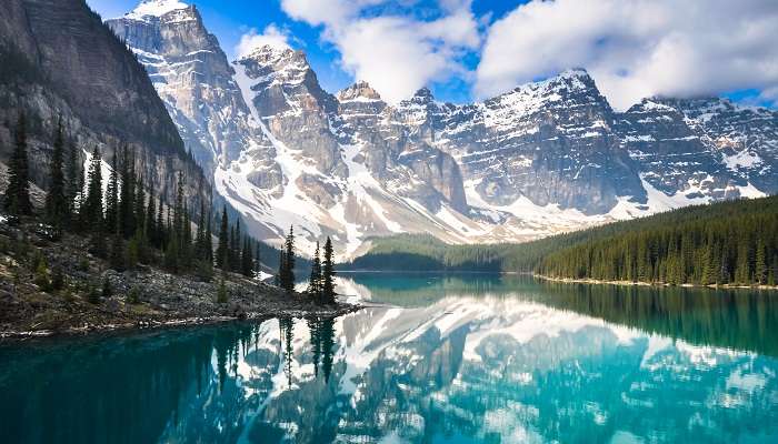 कनाडा दुनिया में अक्टूबर में सर्वोत्तम यात्रा स्थलों में से एक है