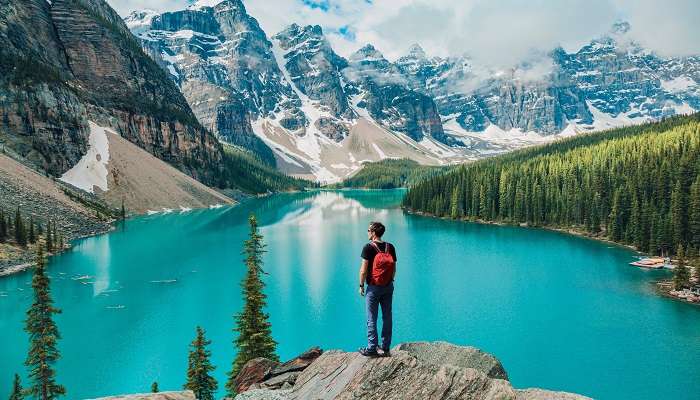 दुनिया में जुलाई में घूमने के लिए सबसे अच्छी जगहें में से एक कनाडा है