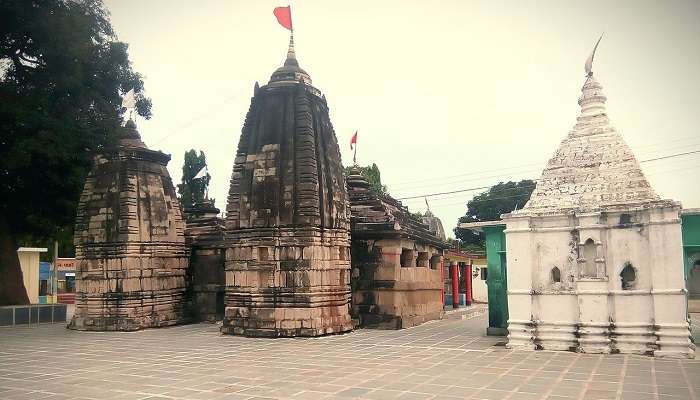 कारणेश्र्वर मंदिर चैन्नई लोकप्रिय तीर्थस्थल है