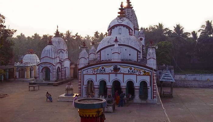 ओडिशा के पर्यटन स्थलों में से एक तलासारी बीच है