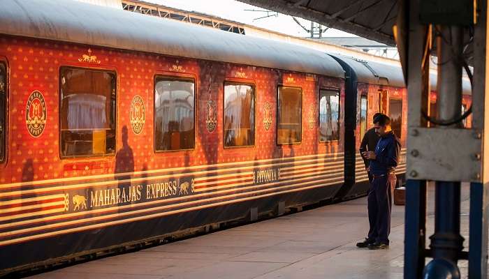 महाराजा एक्सप्रेस भारत में लग्जरी ट्रेनें में से एक है