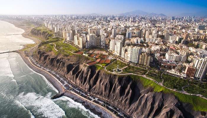 लीमा दक्षिण अमेरिका के यात्रियों के लिए एक लोकप्रिय ग्रीष्मकालीन अवकाश स्थल है