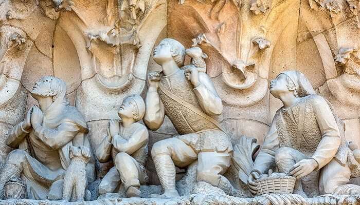 Get to know about the amazing facts about Sagrada Familia related to the builder's immortalised statues in stone