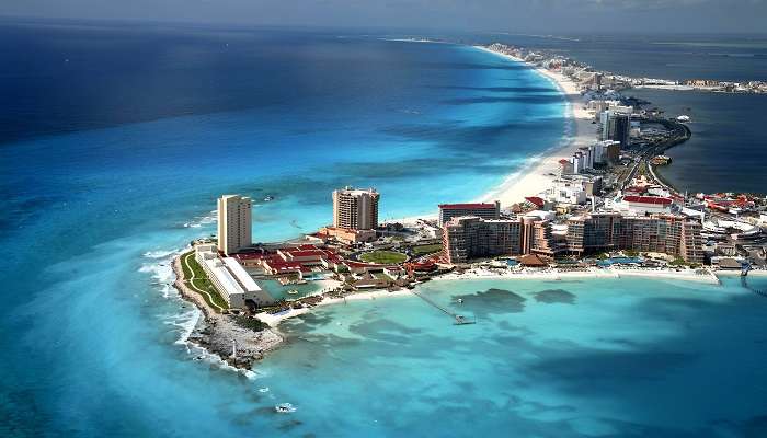 La vue panaromique de la ville Cancun, Mexique, C’est l’une des meilleurs endroits à visiter en mars dans le monde