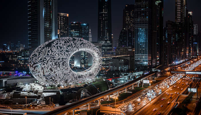 Le futur musée de Dubaï la nuit