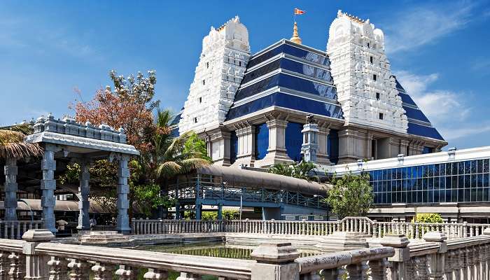 ISCKON Temple, C’est l’une des meilleur temples à Bangalore