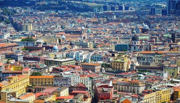 La vue panaromique de Naples