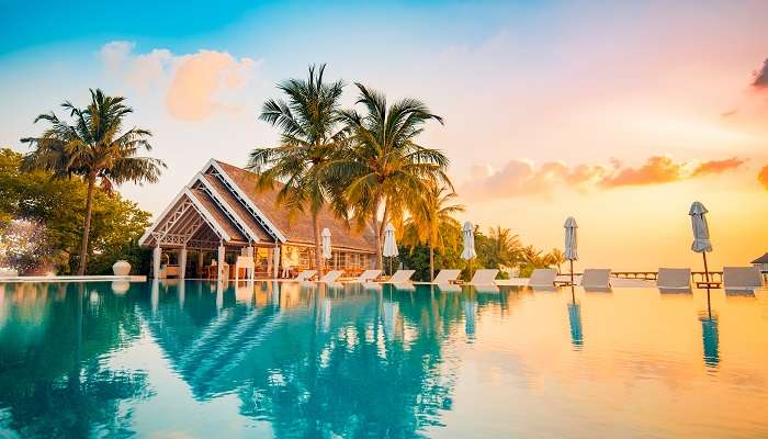 La vue magnifique du Palm Beach Resort, C’est l’une des meilleurs complexes hôteliers près de mumbai