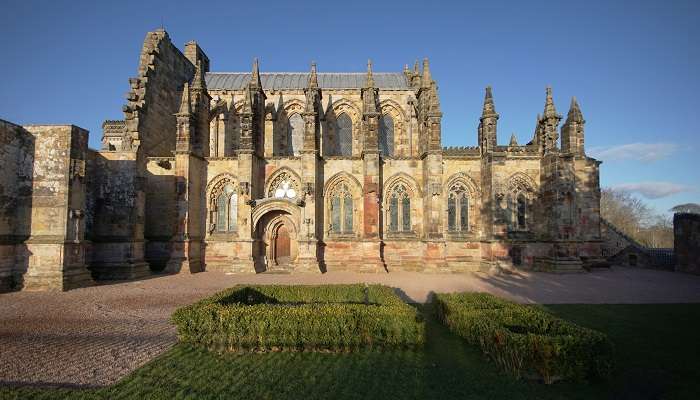 Rosslyn-Chapen, formerly known as the Collegiate Chapel of St Matthew, is located in one of the smallest towns in Scotland, Roslin