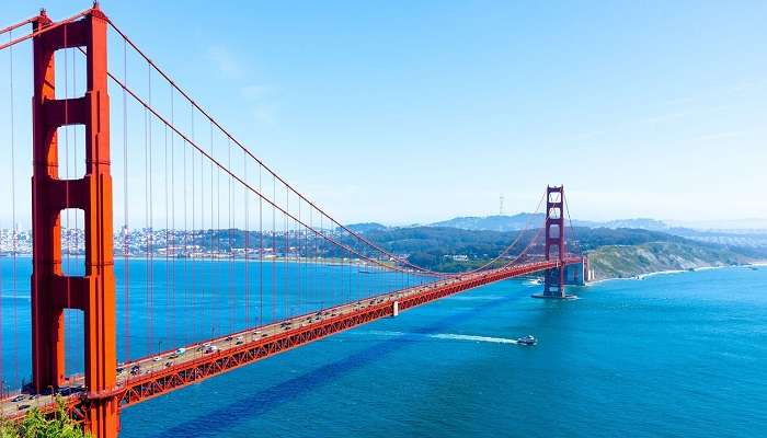 San Francisco, La belle vue de pont sur la fleuve,  c'est l'une des meilleurs endroits à visiter en avril