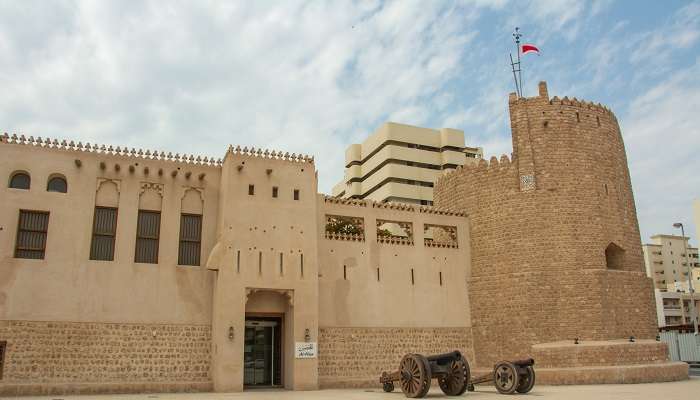 Sharjah Fort is the residential home of Al Qawasim family 