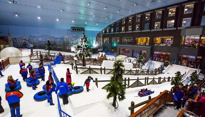 A marvellous view of Ski Dubai where you can enjoy skiing and have an unforgettable experience