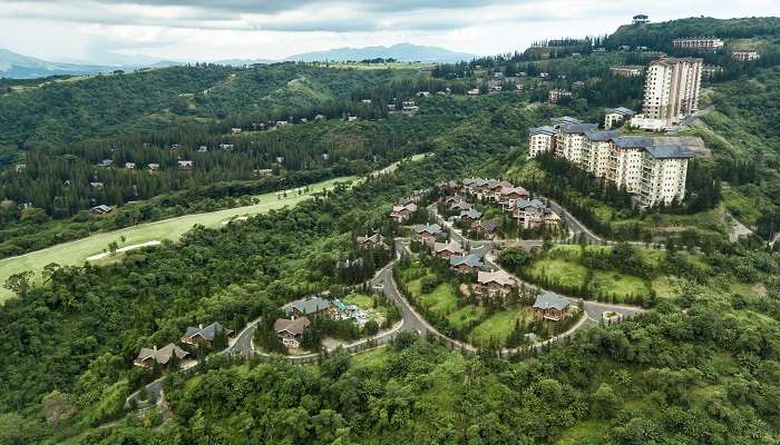 Tagaytay Highlands is a luxurious place where you can experience the foremost mountain resort living