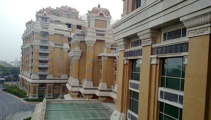 आईटीसी ग्रैंड चोल, चेन्नई दुनिया के 7 सितारा होटल है