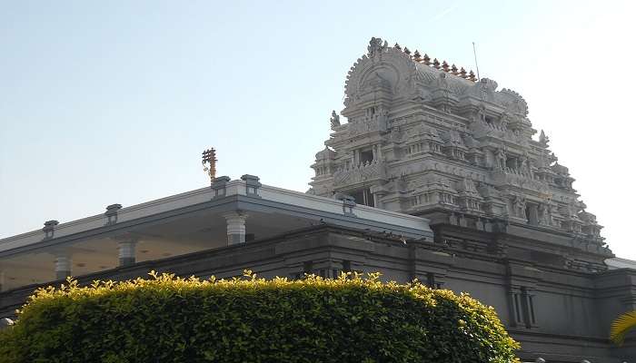 इस्कॉन मंदिर बेंगलुरु में मंदिर में से एक है