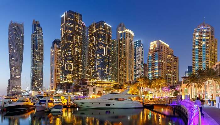 दुनिया के 7 सितारा होटल में से एक दुबई, संयुक्त अरब अमीरात में पेंटोमिनियम है