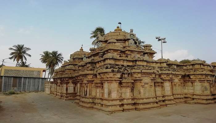 बेंगलुरु में मंदिर में से एक नागेश्वर मंदिर है