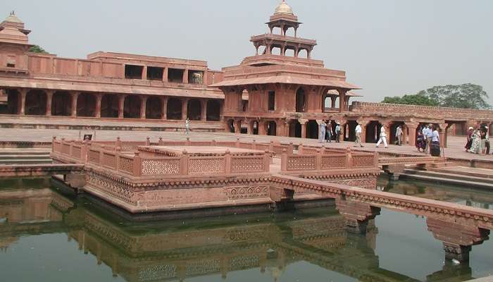 फ़तेहपुर सीकरी भारत के ऐतिहासिक पर्यटन स्थलों में से एक है