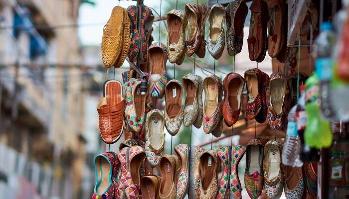 बापू बाज़ार जयपुर में शॉपिंग स्थल है