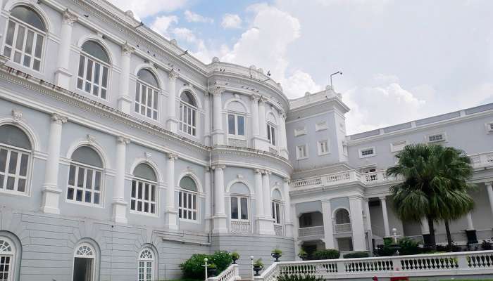 भारत के तेलंगाना में ताज फलकनुमा दुनिया के 7 सितारा होटल है