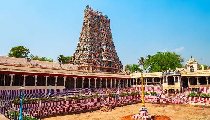 मीनाक्षी अम्मन मंदिर भारत की सबसे प्रसिद्ध जगहों में से एक है